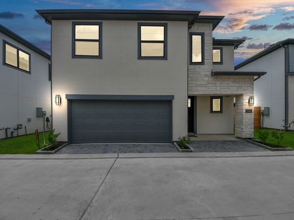 12010 Royal Oaks Banner Way, Houston TX 77082