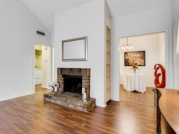 2100 Tanglewilde Street 296, Houston TX 77063