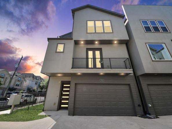 5720 Petty Street, Houston TX 77007