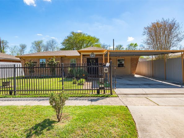 8606 Guinevere Street, Houston TX 77029
