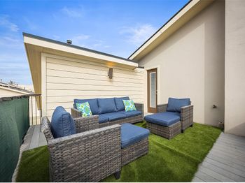 2320 Emancipation Avenue