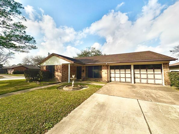 10303 Sageplum Drive, Houston TX 77089