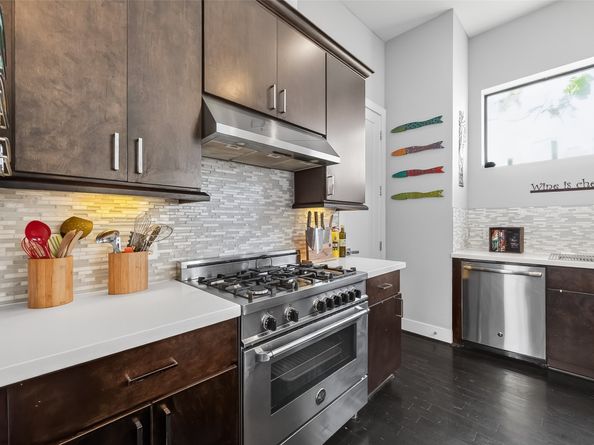 606 Pacific Street, Houston TX 77006