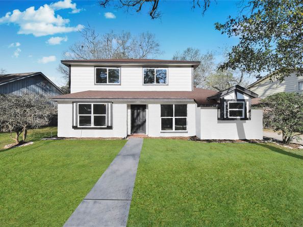 2035 Round Spring Drive, Houston TX 77339