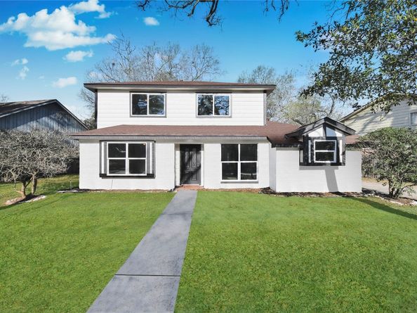 2035 Round Spring Drive, Houston TX 77339