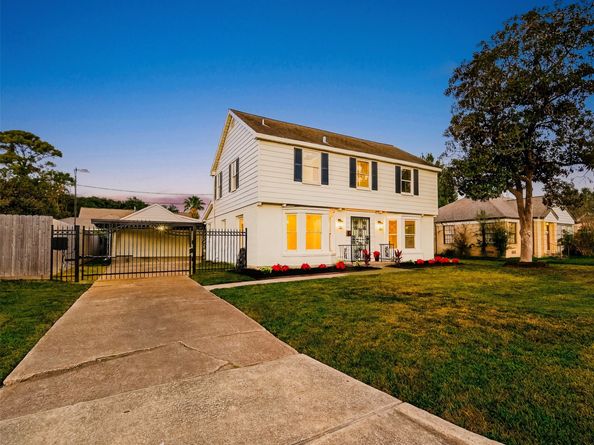 6405 Pinehurst Drive, Houston TX 77023