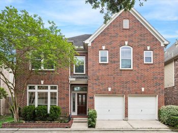 911 Vaulted Oak Street