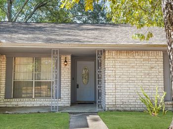 1998 Lake Creek Drive
