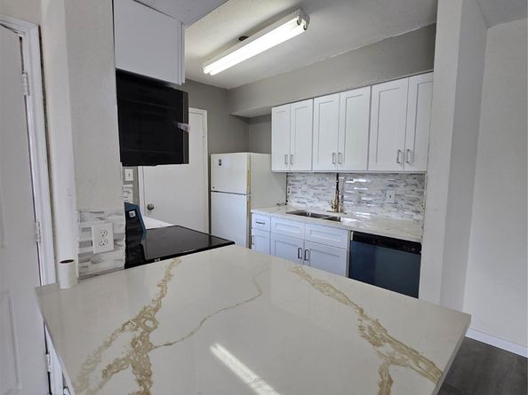 9550 Deering Drive 310, Houston TX 77036