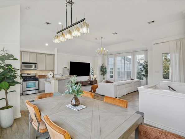 5949 Kiam Street B, Houston TX 77007