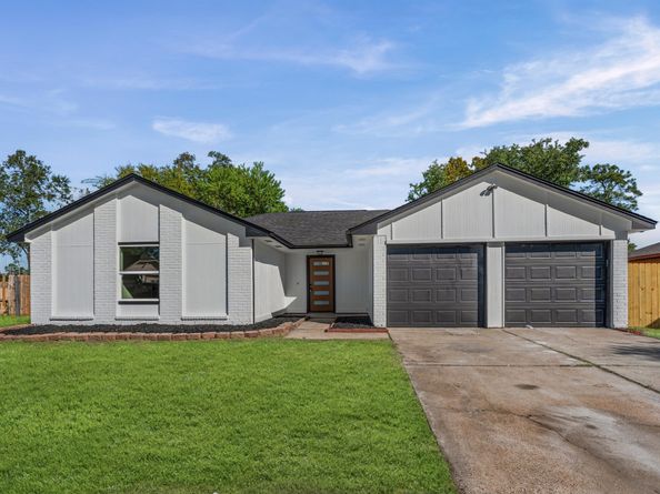 13307 N Thorntree Drive, Houston TX 77015