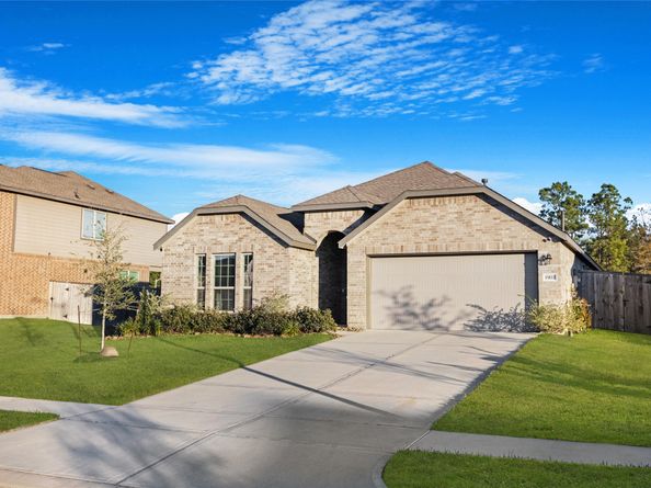 19111 Pinewood Grove Trail, New Caney TX 77357