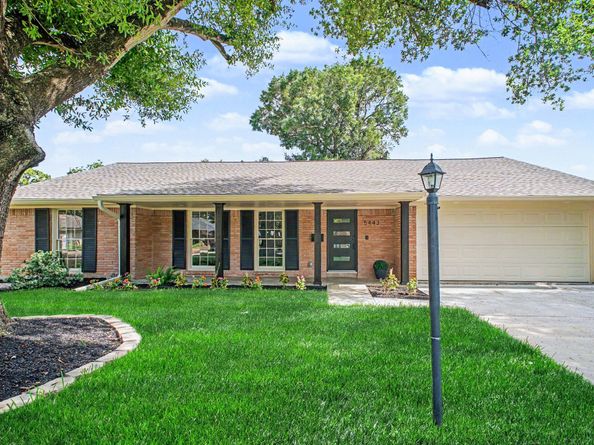 5443 Redstart Street, Houston TX 77096
