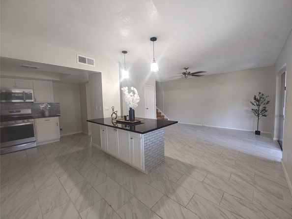 2252 Shadowdale Drive 362, Houston TX 77043