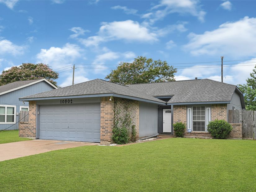 10802 Forest Leaf Drive, Sugar Land TX 77498