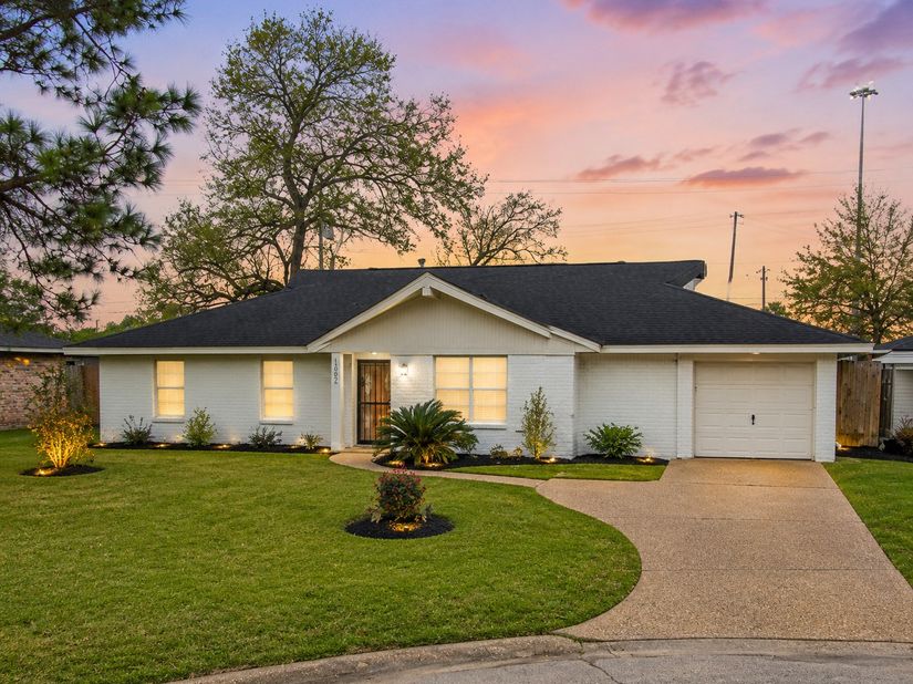 10302 Willowisp Drive, Houston TX 77035