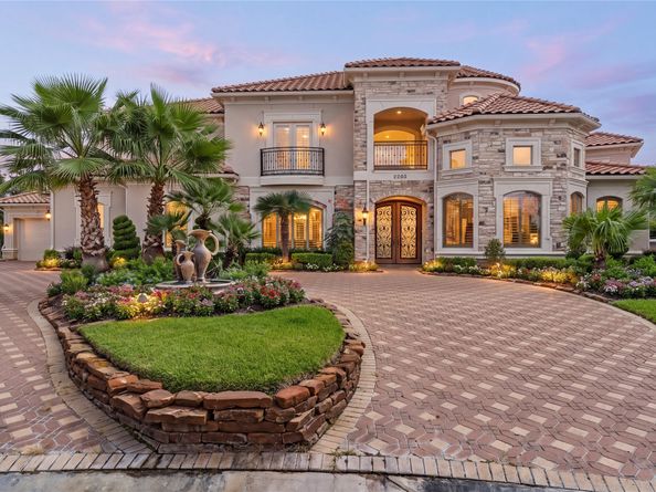 2203 Capri Isle Court, Houston TX 77077
