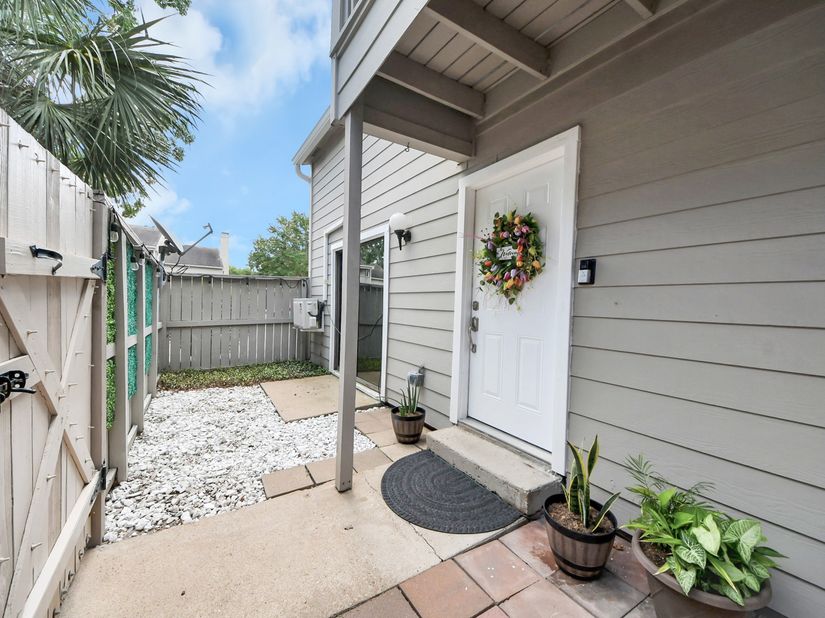 9512 Windswept Lane 9512, Houston TX 77063
