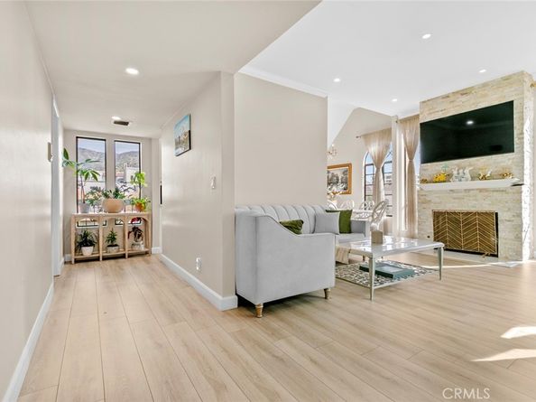 427 E Orange Grove Ave 301, Burbank CA 91501