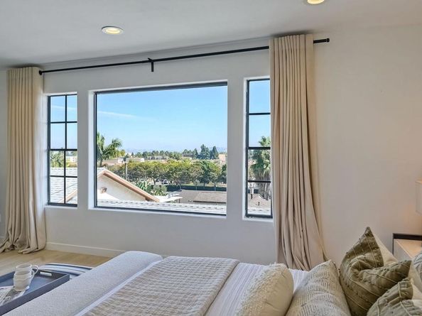 3040 Tennyson St, San Diego CA 92106