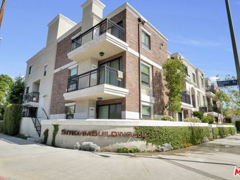 10455 Magnolia Boulevard