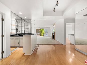 4454 Ventura Canyon Avenue