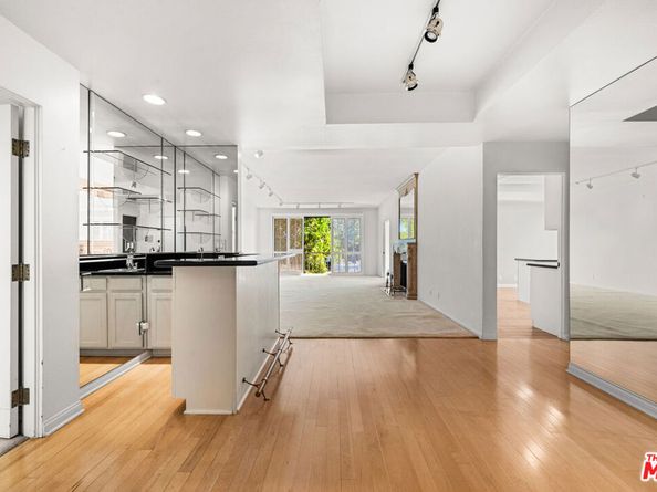 4454 Ventura Canyon Avenue 103, Sherman Oaks CA 91423