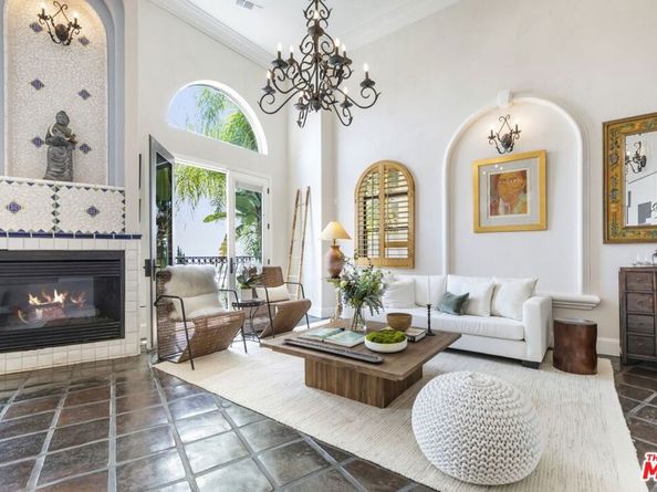 6383 Quebec Drive, Los Angeles CA 90068