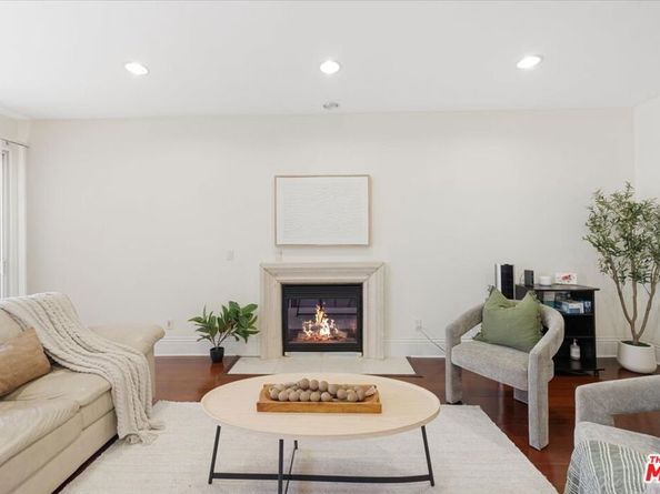 147 N Berendo Street 202, Los Angeles CA 90004