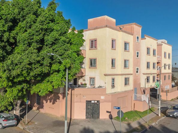 4920 S Broadway, Los Angeles CA 90037