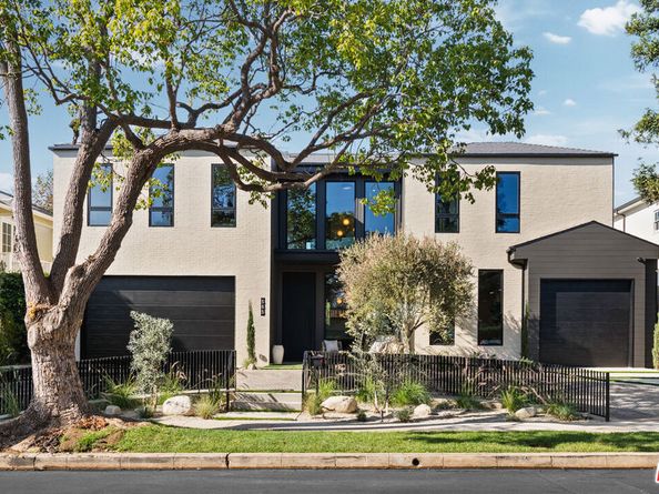 565 Toyopa Drive, Pacific Palisades CA 90272