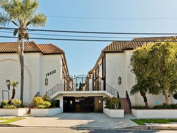 14332 Dickens Street