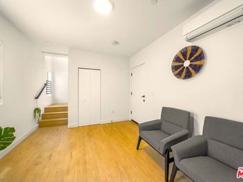 497 N St Andrews Place