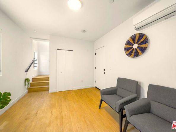 497 N St Andrews Place, Los Angeles CA 90004