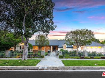 9921 Toluca Lake Avenue