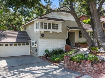 3818 Cedarbend Drive