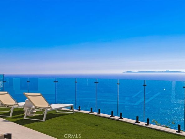 31 N Vista De Catalina, Laguna Beach CA 92651