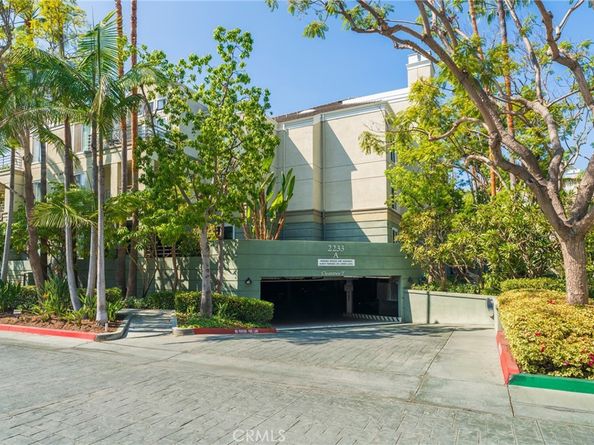 2233 Martin 202, Irvine CA 92612