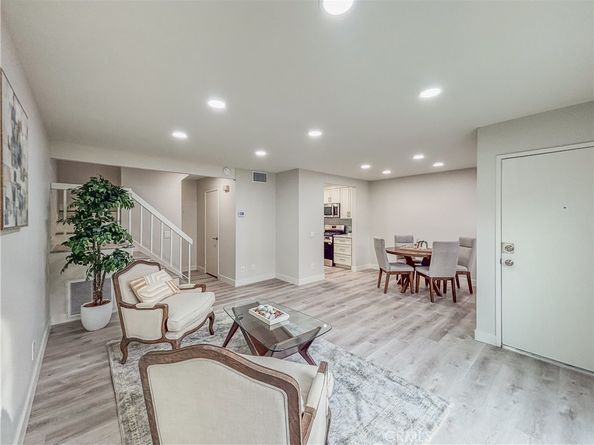 12302 Runnymede Street 4, North Hollywood CA 91605