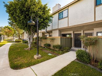 2000 W Palmyra