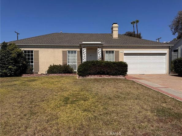 4251 Blackthorne Avenue, Long Beach CA 90808