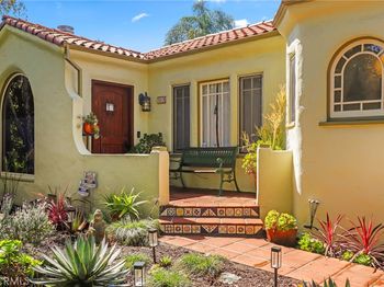 1619 S Curson