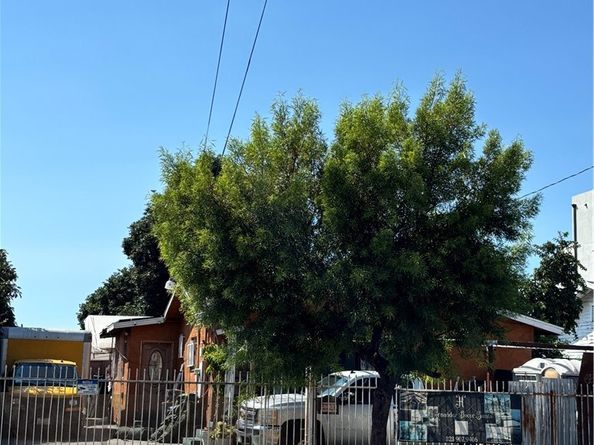 10821 Compton, Los Angeles CA 90059