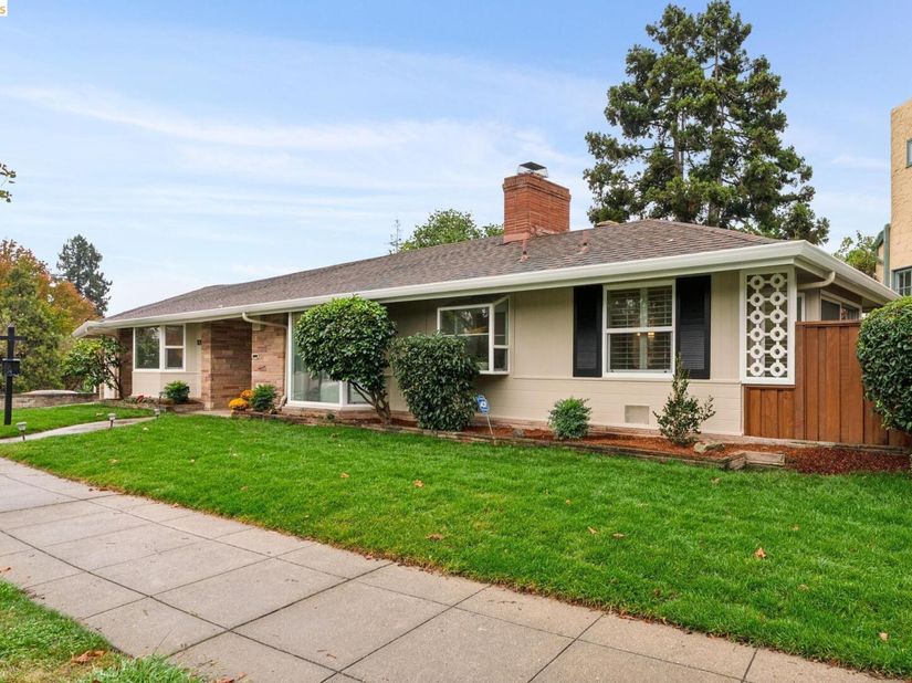 1120 Hubert Rd, Oakland CA 94610