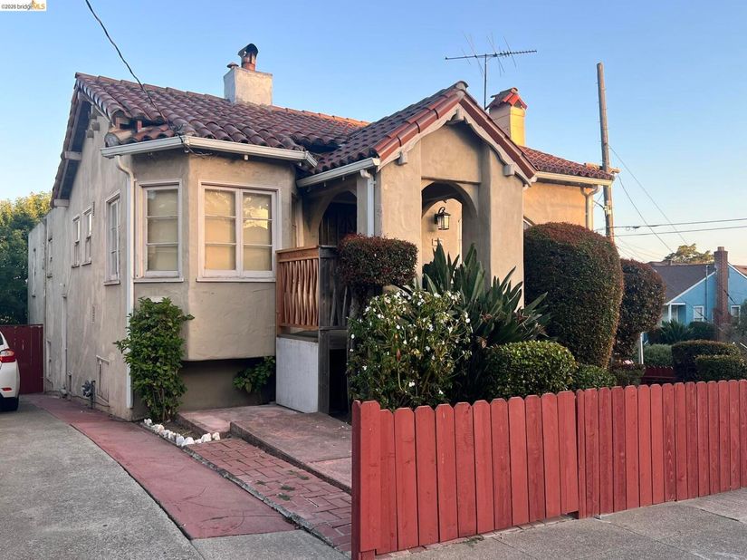 3000 Morcom Ave, Oakland CA 94619