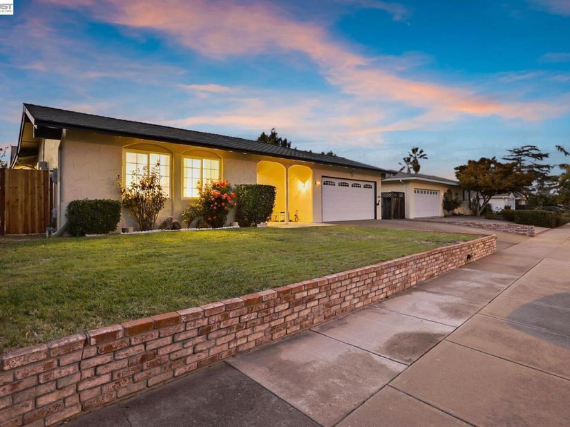 5261 Sussex Pl, Newark CA 94560
