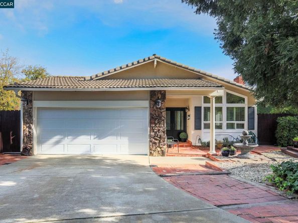 41 Mt Shasta Pl, Clayton CA 94517