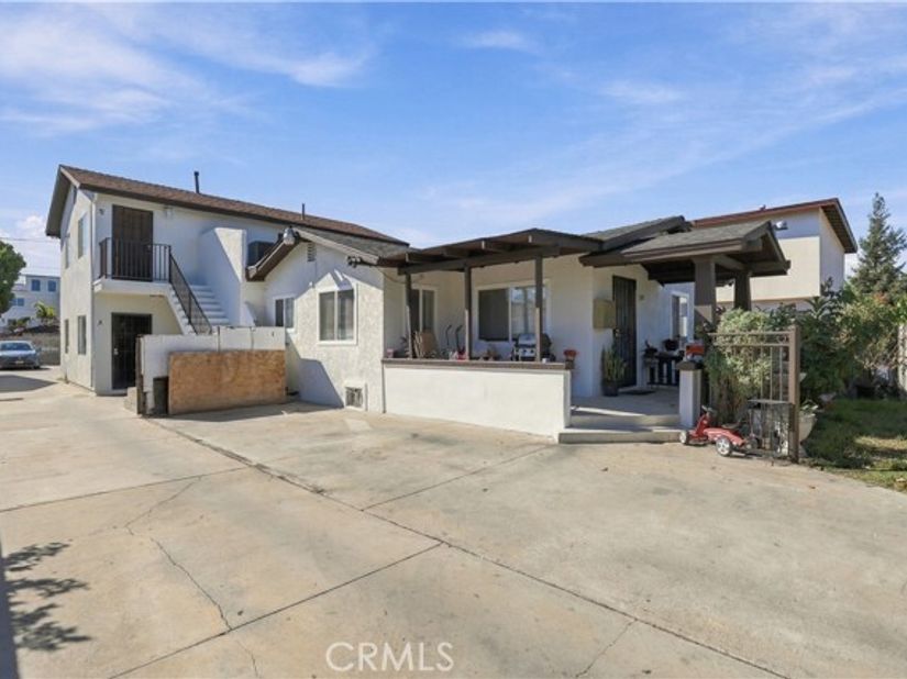 11320 Emelita, North Hollywood (los Angeles) CA 91601