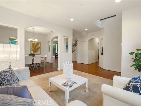 18141 Topham Street, Tarzana (los Angeles) CA 91335