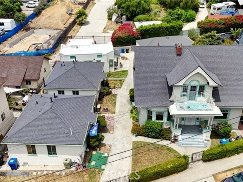 717 E Kensington, Los Angeles CA 90026